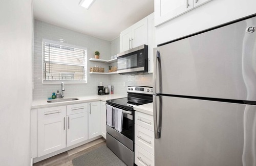 Coral Way Apartment | GROVE27-1 | stay near Miami's chic neighborhood
