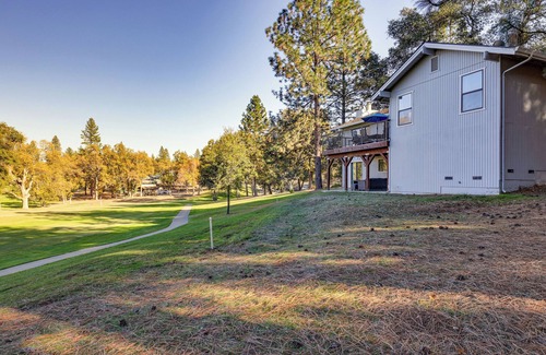 Groveland Cottage | Groveland Home w/Deck: 2 Mi to Pine Mountain Lake