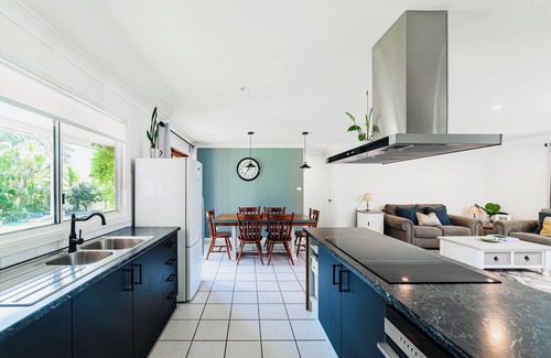Bohnock House | 🐓GROVEWOOD🐓 coast & country escape- 7 minutes to Old Bar Beach!