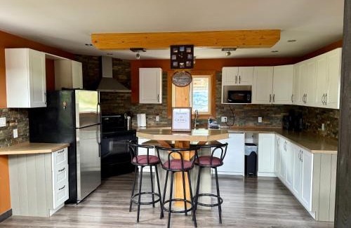 Golden House | GROWL Lodge