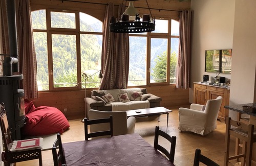 Barboleusaz Apartment | Gryon: spacious, bright apartment in authentic village