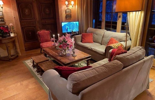 Schoenried Apartment | Gstaad - Luxury Flat in Schonried with Great Views