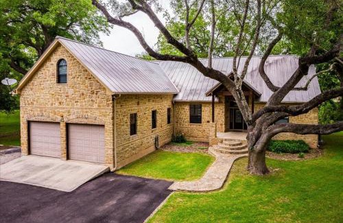 Seguin House | Guadalupe Getaway