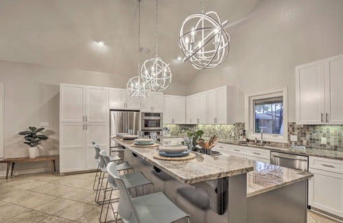 Seguin House | Guadalupe River Paradise w/Hot Tub, Dock & Kayaks