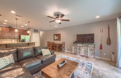 New Braunfels Condo | Guadalupe Riverfront! Upscale gated complex with pool, direct river access!