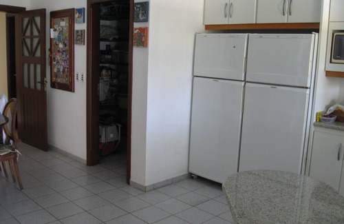 Guaeca House | Guaecá, facing the sea, standing on the sand