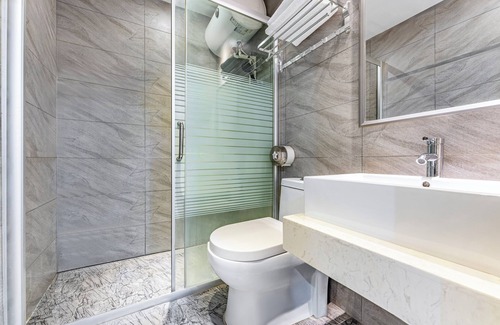 Panyu Hotel | Guangzhou Kaiyue Hotel Luoxi Subway Station Branch - Free Deliver Service to Canton Fair Complex During Canton Fair Period