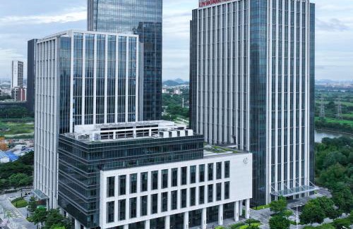 Pazhou Residential District Hotel | Guangzhou Pazhou LN DongFang Hotel-Free shuttle between hotel and Exhibition Center during Canton Fair & Exhibitor Registration Counter