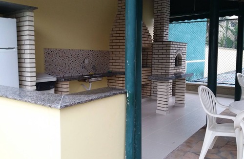 Vila Clais Condo | Guaraciaba gated community house with pool 200m from the sea