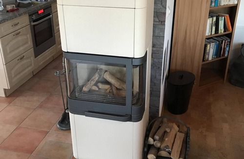 Grubnow House | Guaranteed lake view - thatched roof house on Liddower Strom