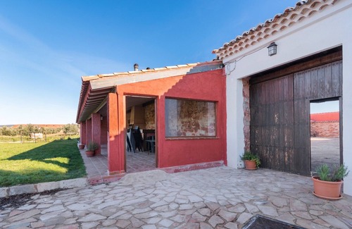 Alcaraz Cottage | Guard House with Spa and shared pool for 4