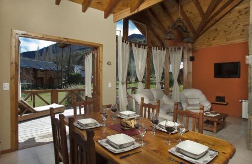 Angostura Cabin | Guardianes Del Bayo