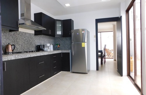 Guayaquil Apartment | Guayaquil Casa Esmeralda Amplia Excelente Sector Privado muy Seguro & Comercial