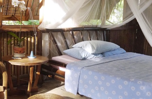 Batu Karas House | Gubuk Cinta di Kebun Pizza :