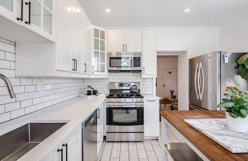 Roxborough-Manayunk Apartment | Guest Apartment In Row Home With Backyard Patio