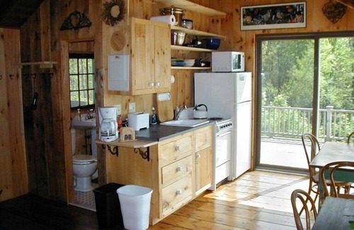 Belmont Cabin | Guest Cabin- a Mountain Get-Away for Relaxation. or Romance