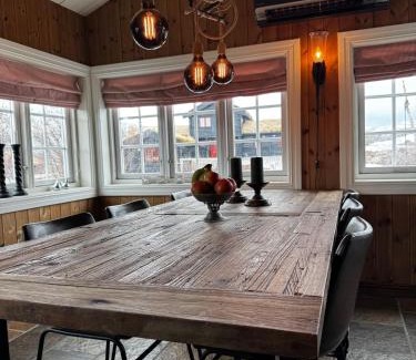 Maurset House | Guest favorite - 3 BR Mountain Lodge near Vøringsdossen