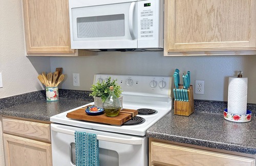 Vance Jackson Apartment | Guest Favorite - Medical area - 10 minutes from Downtown