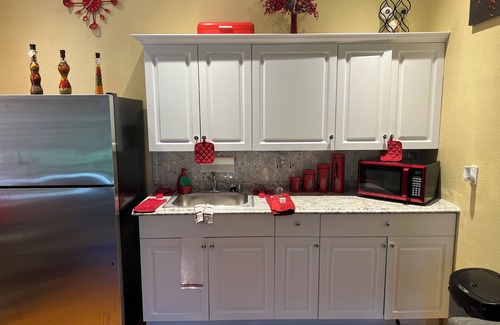 Hunt Club Apartment | Guest House 1-bedroom with WiFi and AC in amazing West Palm Beach