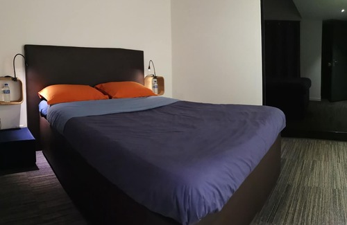 Pimbo Bed & Breakfast | Guest House 1 in a haven of peace.