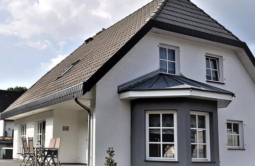 Bendorf House | Guest house Alte Gießerei Bendorf - cottage, shower or bath, toilet, 4 or more beds