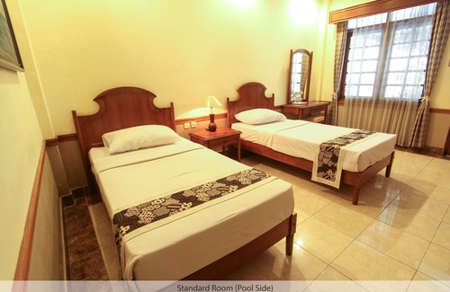 Prawirotaman House | Guest House Asri dengan view kolam renang dan taman