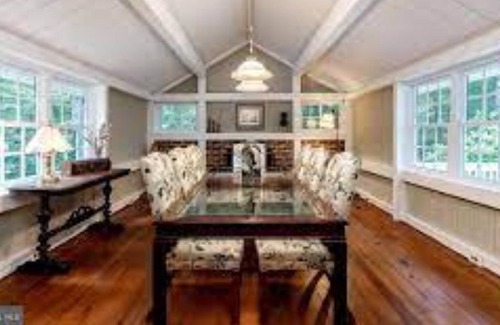 Arnold House | Guest house by the Bay