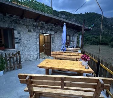 Theth House | GUEST HOUSE “ Center Theth “
