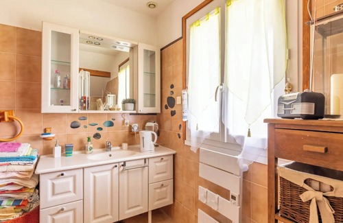 Etercy House | Guest House 'Chambres D'hotes Près Lac Annecy 2' with Shared Pool and Shared Garden