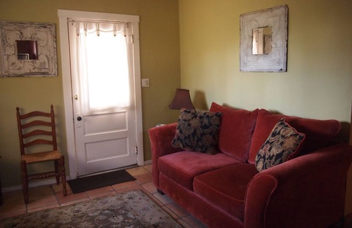 West University House | Guest House Cottage in the West University neighborhood