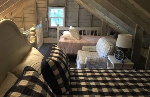 South Bend House | Guest house crash pad a mile from Notre Dame