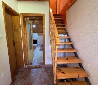 Montenegro House | Guest house Crvenkapa