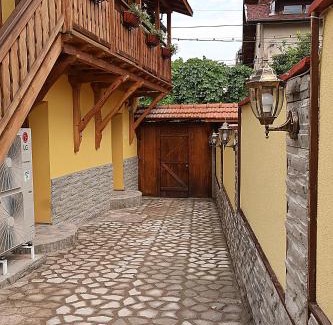 Dobrinishte House | Guest house Dinaya-2