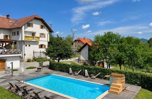 Hrib pri Hinjah House | Guest house Domačija Krnc