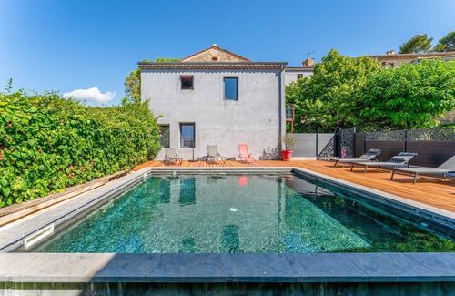 Rasteau House | Guest House 'Double Supérieure' with Shared Pool, Private Terrace and Wi-Fi