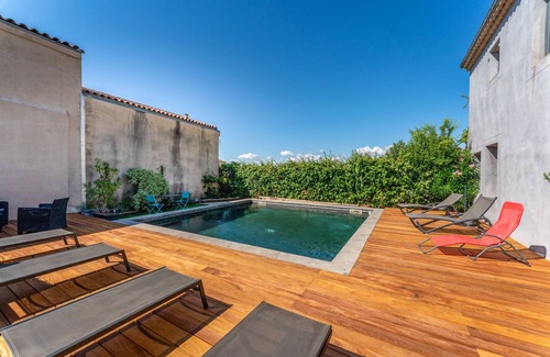 Rasteau House | Guest House 'Double Supérieure' with Shared Pool, Private Terrace and Wi-Fi
