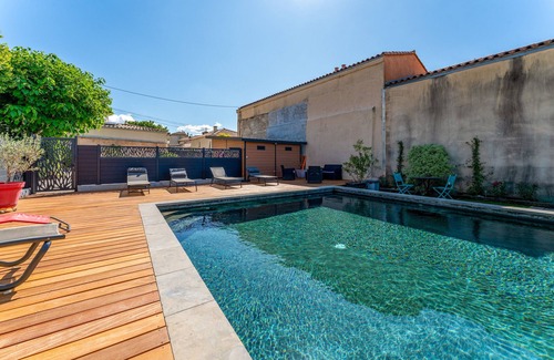 Rasteau House | Guest House 'Double Supérieure' with Shared Pool, Private Terrace and Wi-Fi
