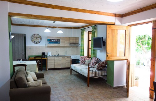 Dhris Apartment | Guest house Dramountana ground floor