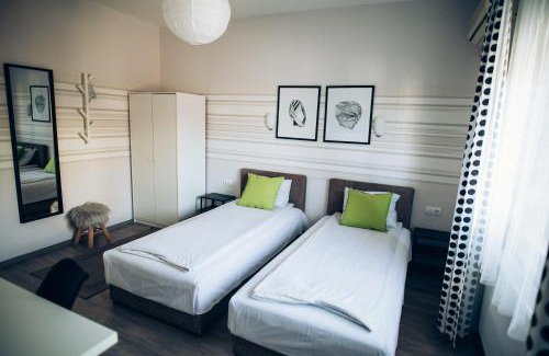 Kanjiza Bed & Breakfast | Guest House Family