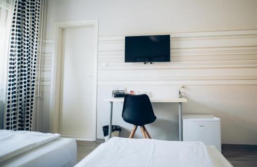 Kanjiza Bed & Breakfast | Guest House Family