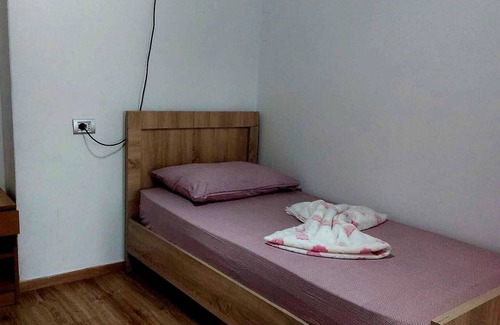 Berat Bed & Breakfast | Guest House Flowers Gemütliche Ferienwohnung in Berat. Haustierfreundlich!