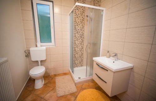Zuzemberk House | Guest House Frata