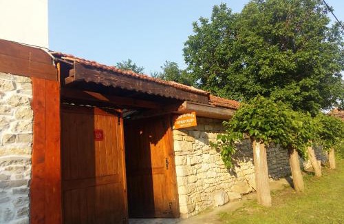 Emen House | Guest House Friends