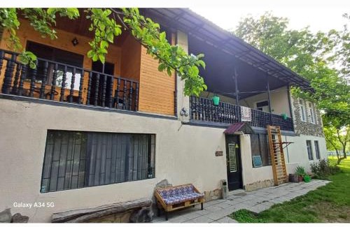 Vedzebi House | Guest House Iaraji