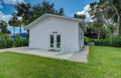 Bonita Springs Apartment | Guest House In a Downtown Bonita Springs Compound