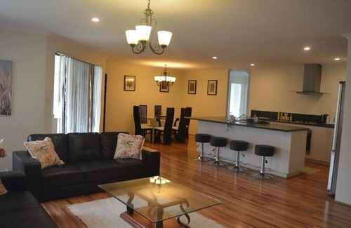 Baldivis House | Guest house in Baldivis