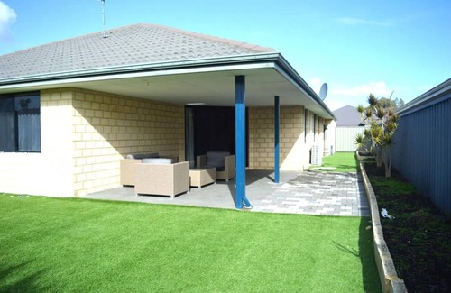 Baldivis House | Guest house in Baldivis