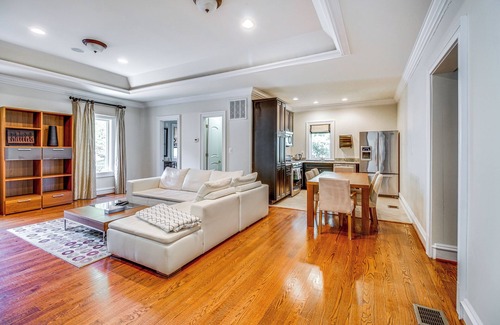 Great Falls House | Guest House in Private Villa ~ 23 Mi to Washington