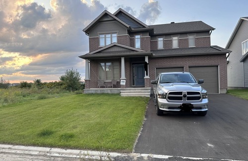 Russell House | Guest house in Russel Ontario, 25 mints away from Ottawa downtown .