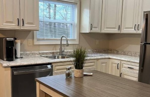 Hurricane Mills Cottage | Guest house in Hurricane Mills